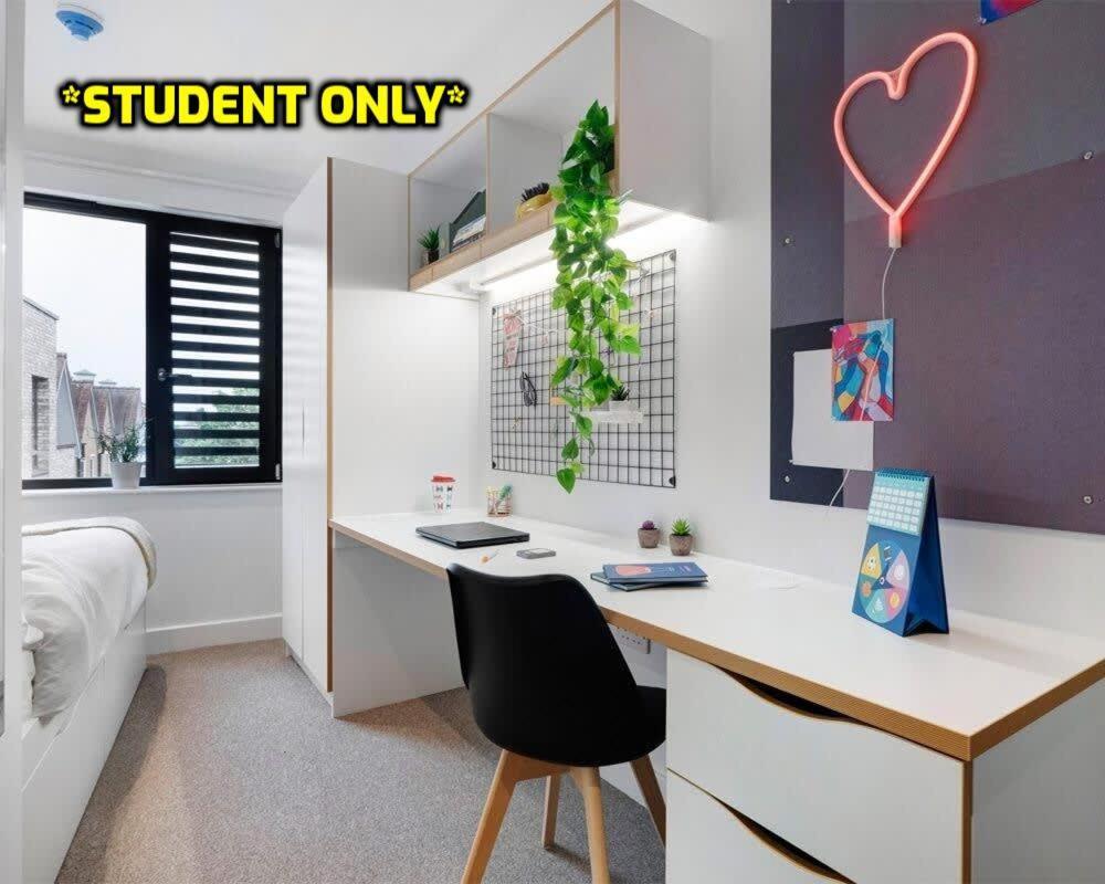 Zeni Ensuite Rooms, Colchester Buitenkant foto