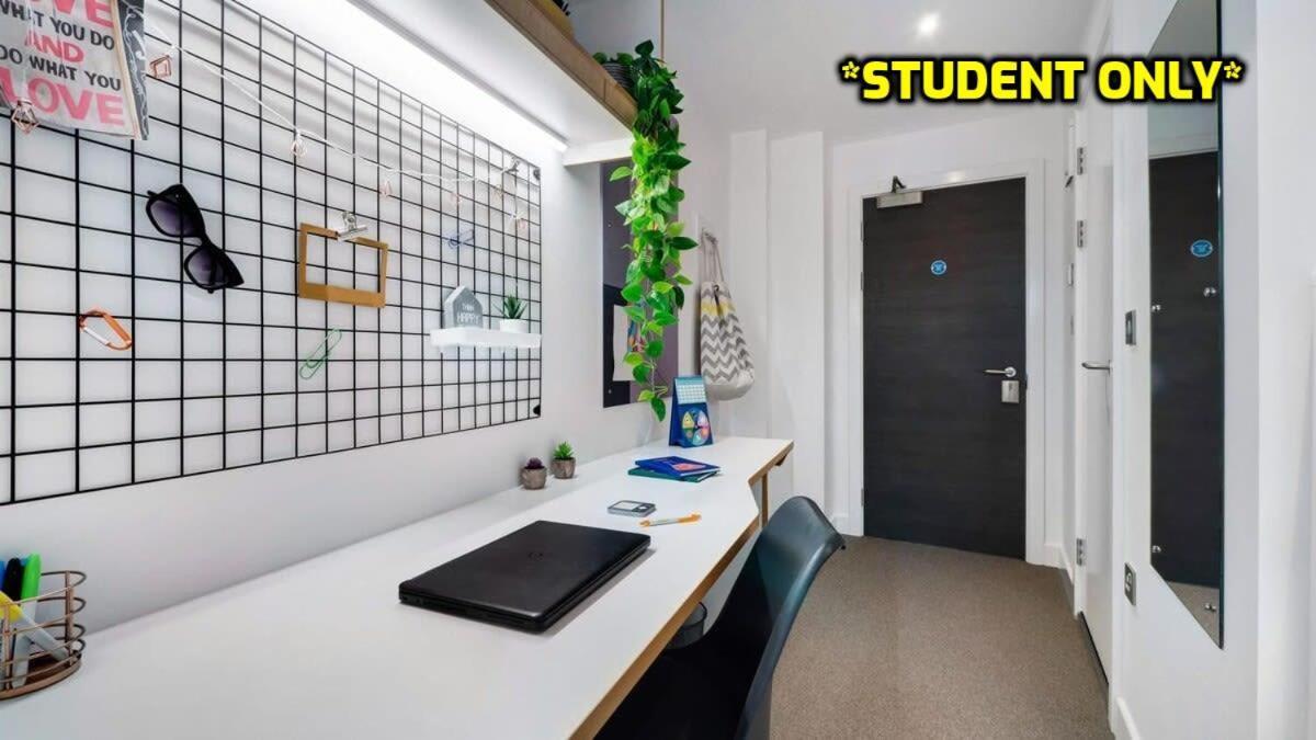 Zeni Ensuite Rooms, Colchester Buitenkant foto