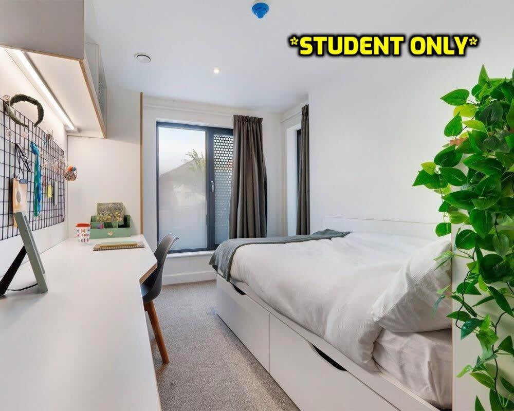 Zeni Ensuite Rooms, Colchester Buitenkant foto